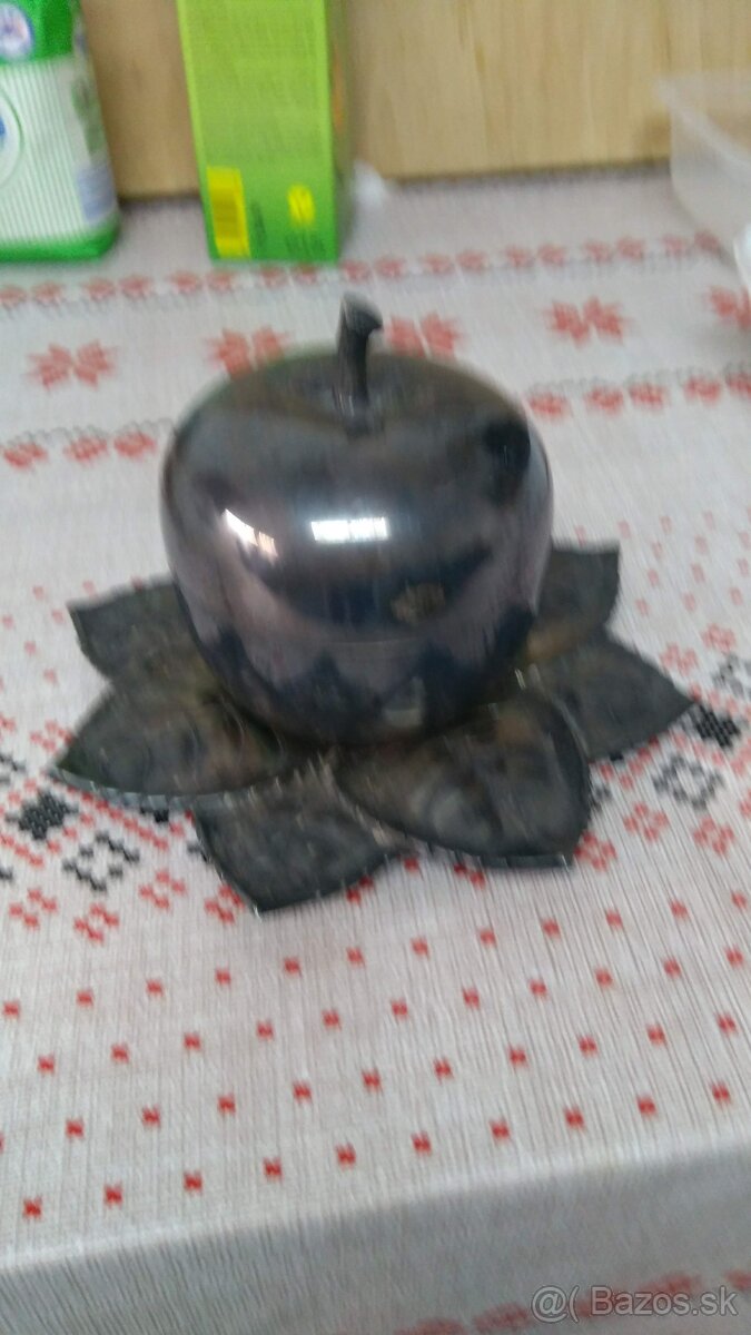 Predám keramické sošky a po striebrene jablko - 7