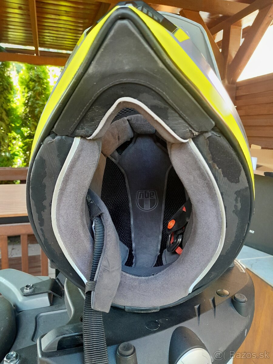 AGV AX-9 - 7