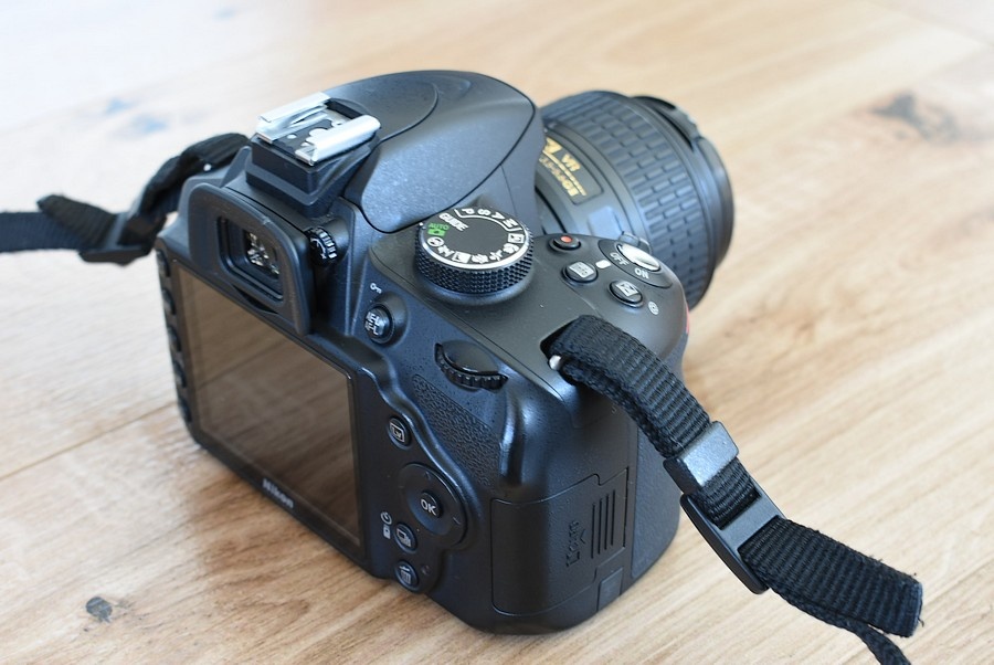 Nikon d3200 s VR AF 18-55 + brasna - nafotene 17 tisic.sn. - 7