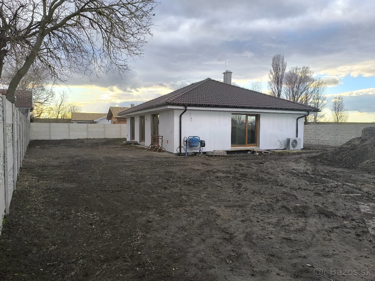 4 izbový rodinný dom, pozemok 942 m2 – 35 min. od centra BA - 7