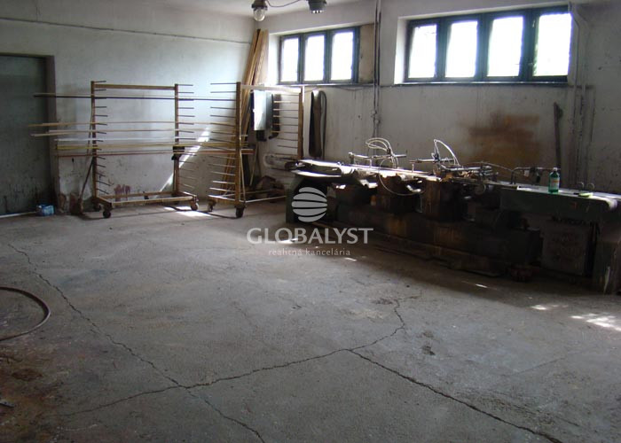 Výrobno skladový areál s pozemkom 8000 m2 v Kežmarku - 7