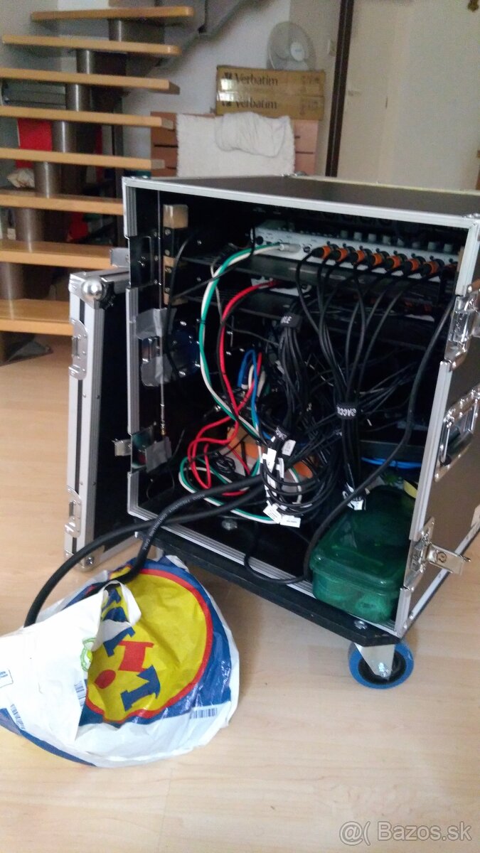 Rackový kufor 12U s príslušenstvom a mikrofónové splittery A - 7
