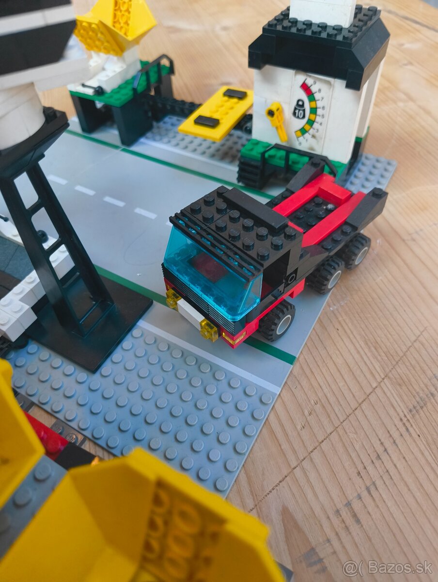 Lego Trains 9V Freight and Crane Railway - 7