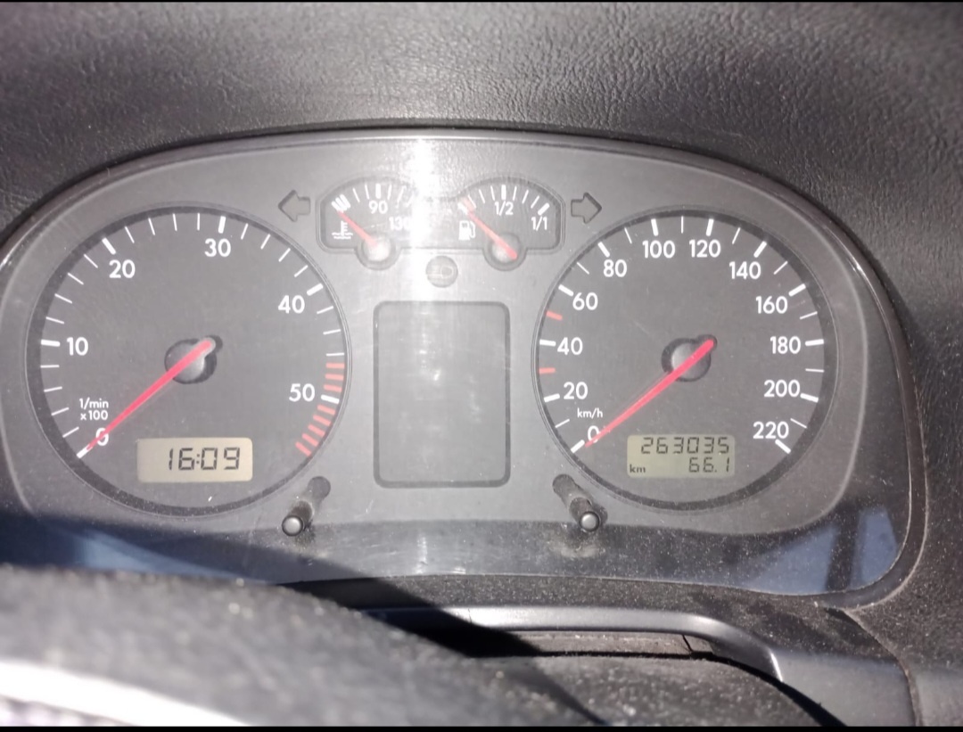 Volkswagen Golf 1.9 SDI - 7