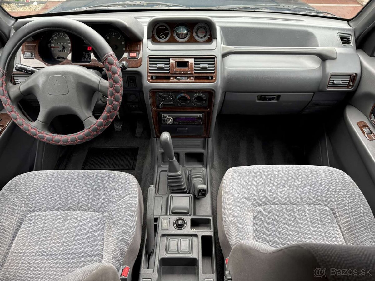 MITSUBISHI PAJERO 2,5TD 7miest - 7