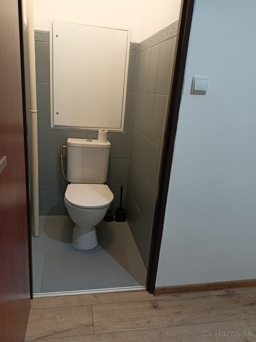 Velky 1i byt 42m2 balkon - 7