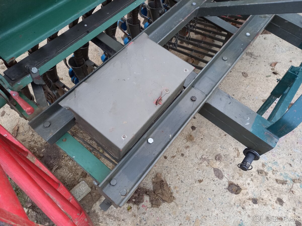 Predám sejačku - 7