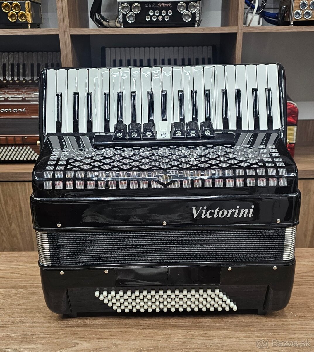 96 basovy akordeon VICCTORINI - 7