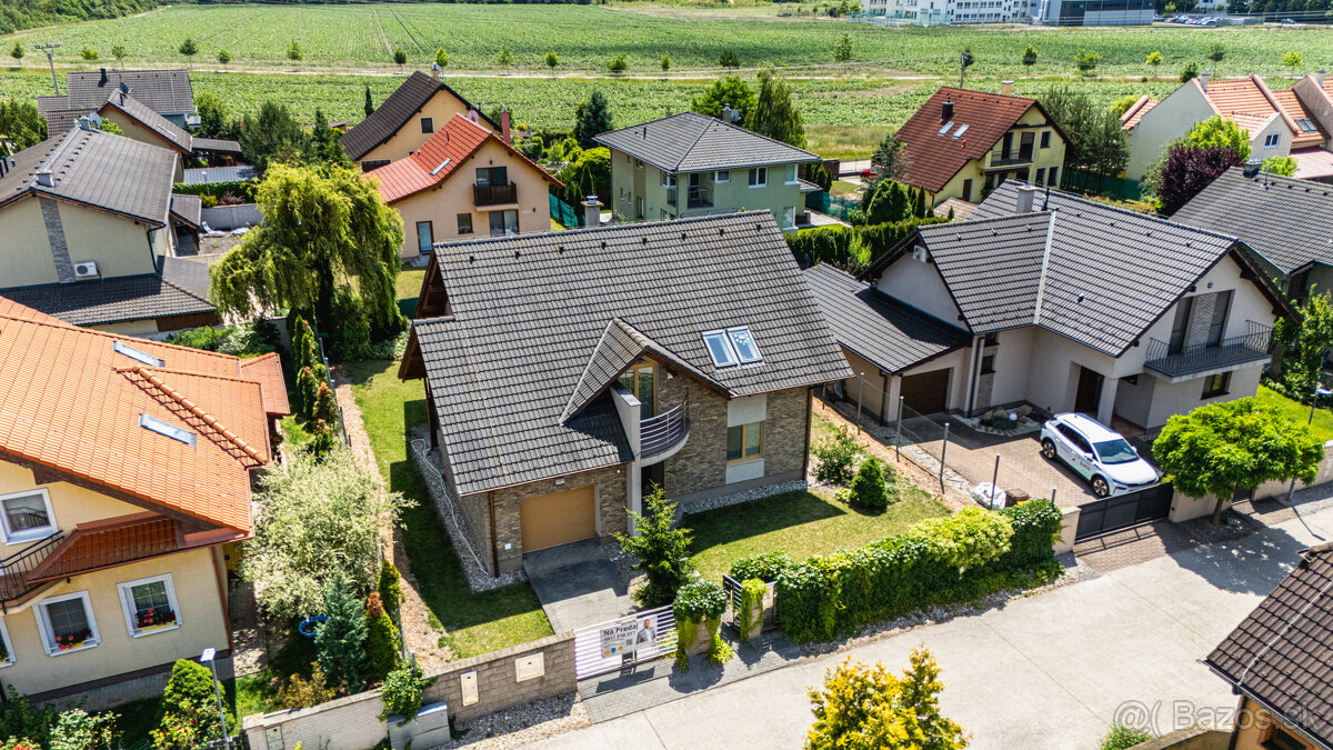 5 izbový rodinný dom Chorvátsky Grob s garážou, bazénom, krb - 7