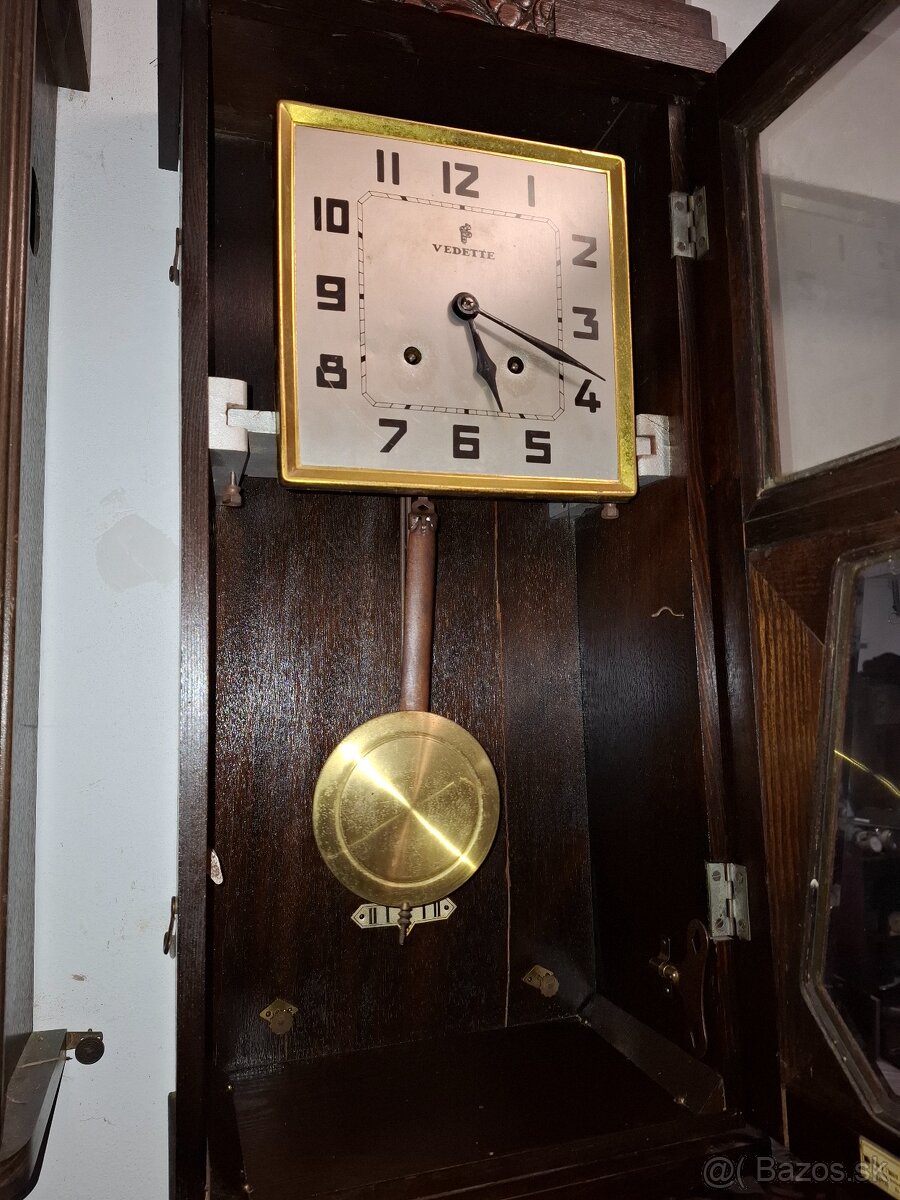 Predám funkčné polbicie starožitné nástenné hodiny VEDETTE F - 7