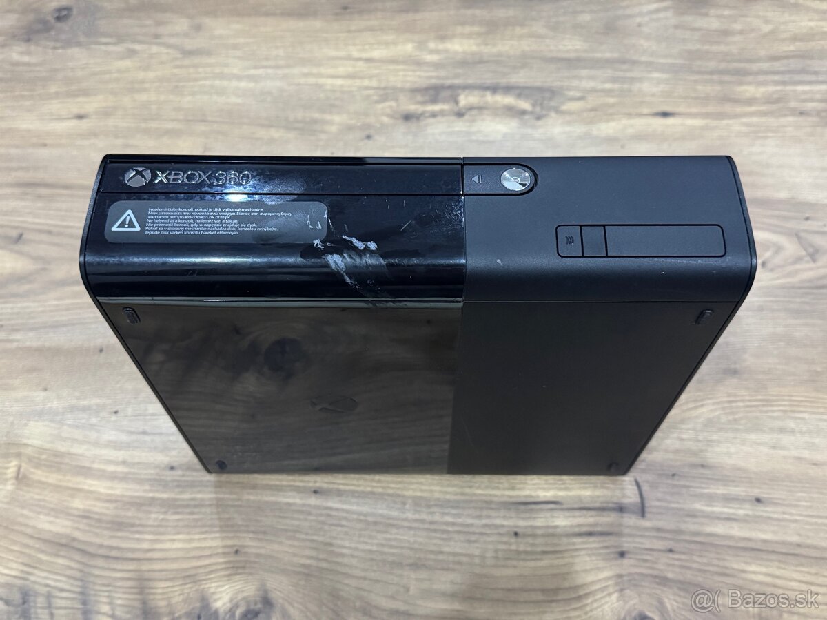 Samostatná herná konzola XBOX 360E - 7