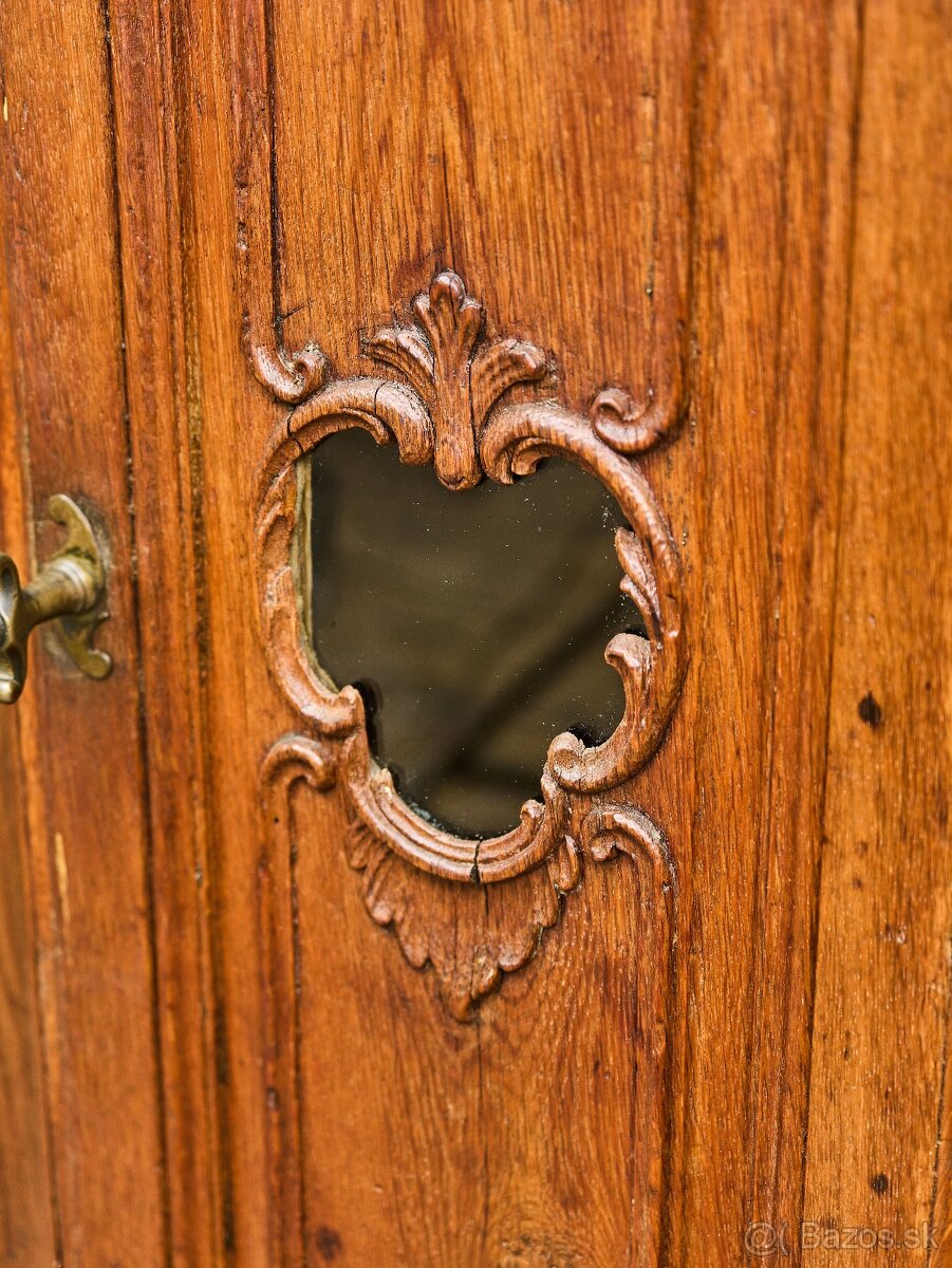 Vyrezávaná lutyšská dubová knižnica z 19. storočia - 7