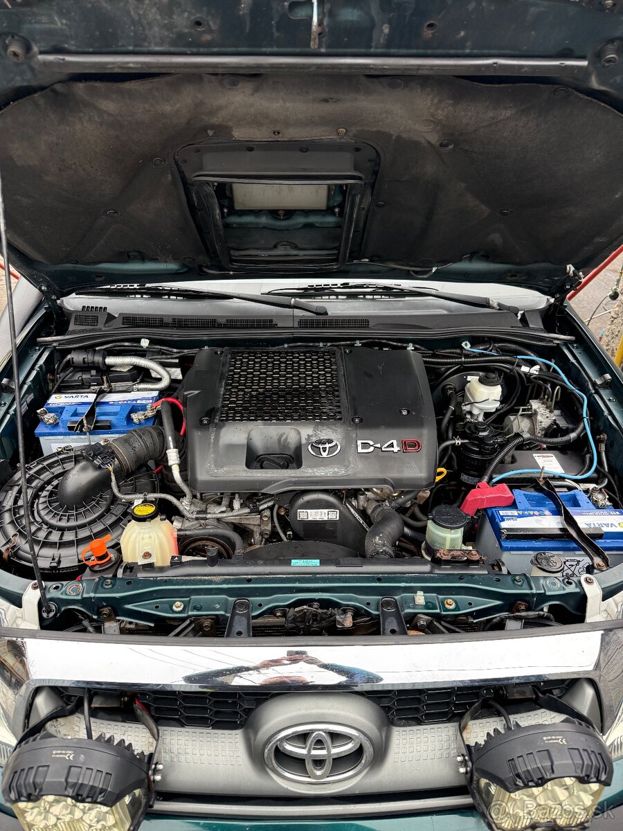 Toyota Hilux 3.0 - 7
