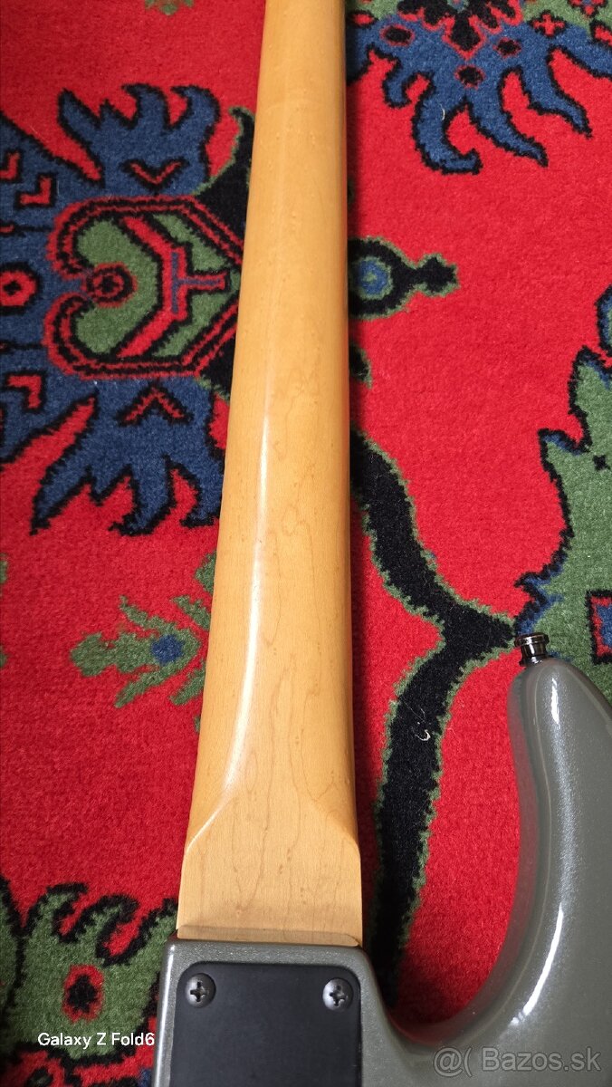 Godin Z1 Fretless - 7