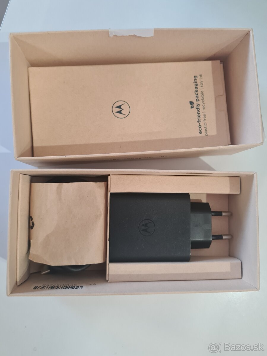 Moto Edge 30 neo, 8/128 GB - 7