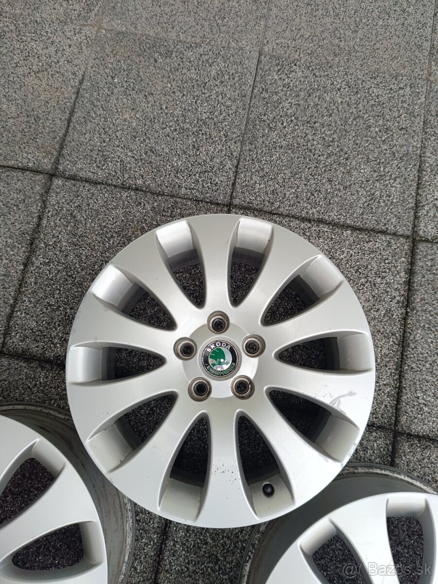 ✅5x112 R17 Venus - 7