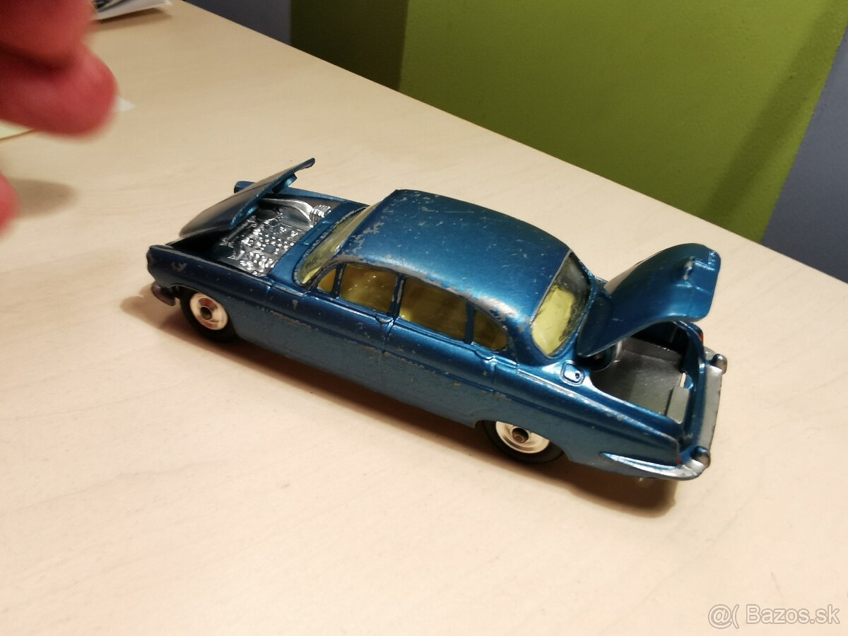 Corgi toys Jaguar Mark X - 7