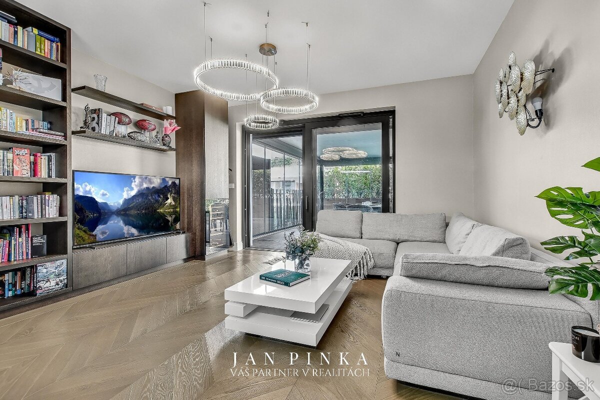 Grand Koliba, dve záhrady, dve garáže, dokonalý komfort - 7