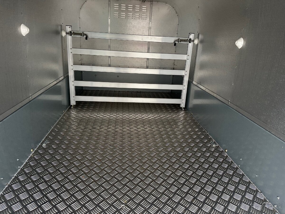 IFOR WILLIAMS na prepravu oviec VIN 935 - 7