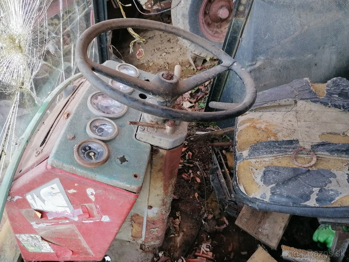 Predám kabínu na traktor zetor crystal - 7