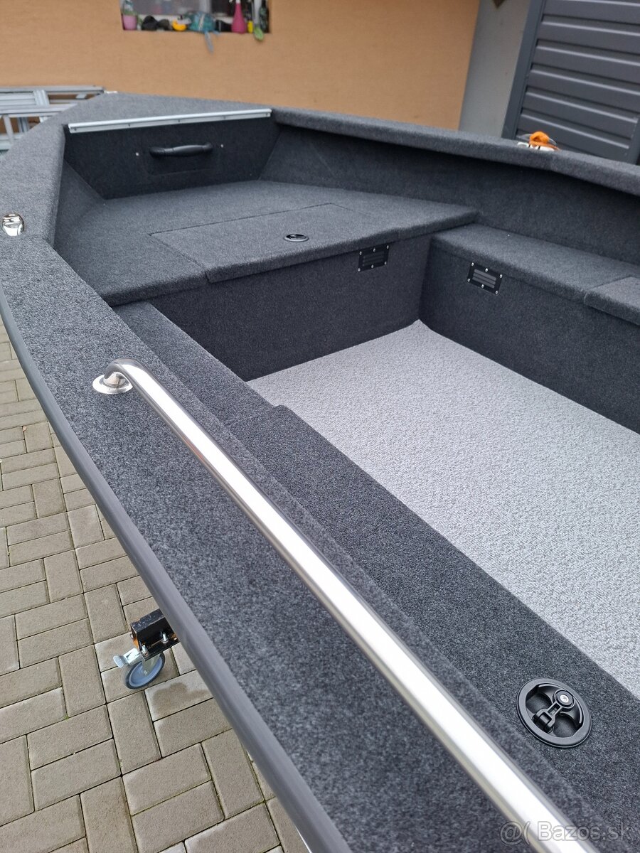 Motorový čln BREMA 435 V - 7