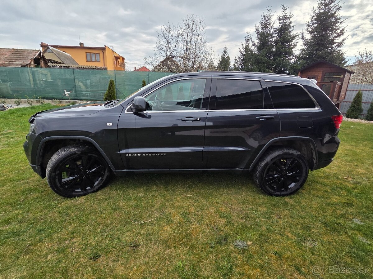 Jeep Grand Cherokee 3.0 - 7
