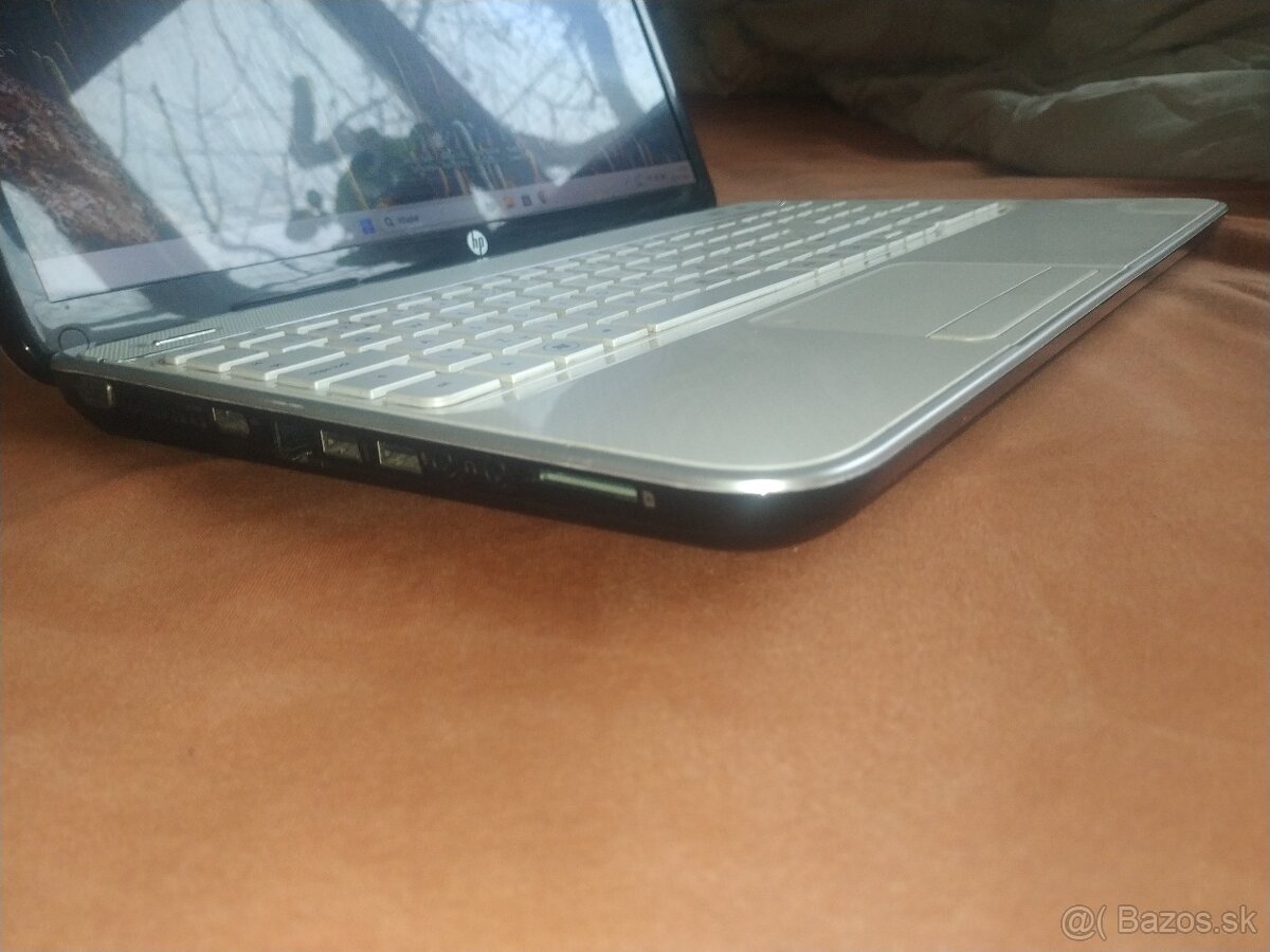 HP. 15,6“ LED. SSD 60 GB. Grafika 2 GB. Nová baterka. - 7