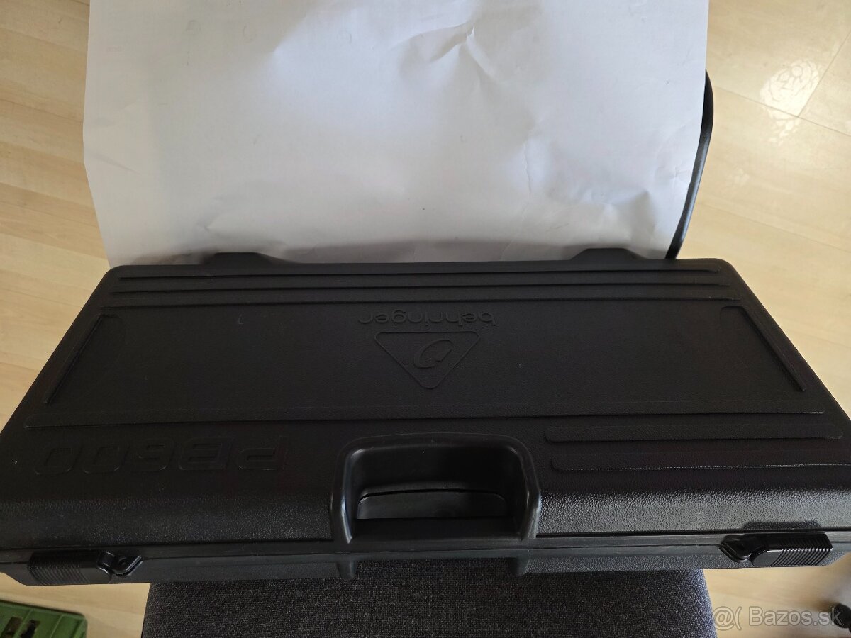 Pedalboard Behringer PB600 - 7