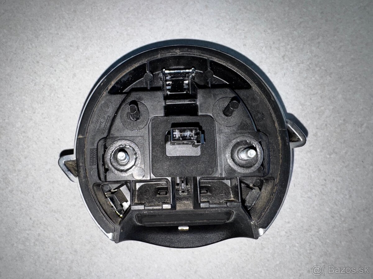 Emblém piatých dverí s logom Opel / Systém otvárania kufru - 7