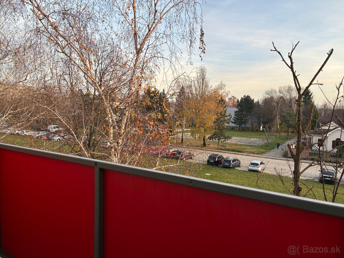 Pekný a kompletne zariadený 3 izb. v tichej lokalite - 7