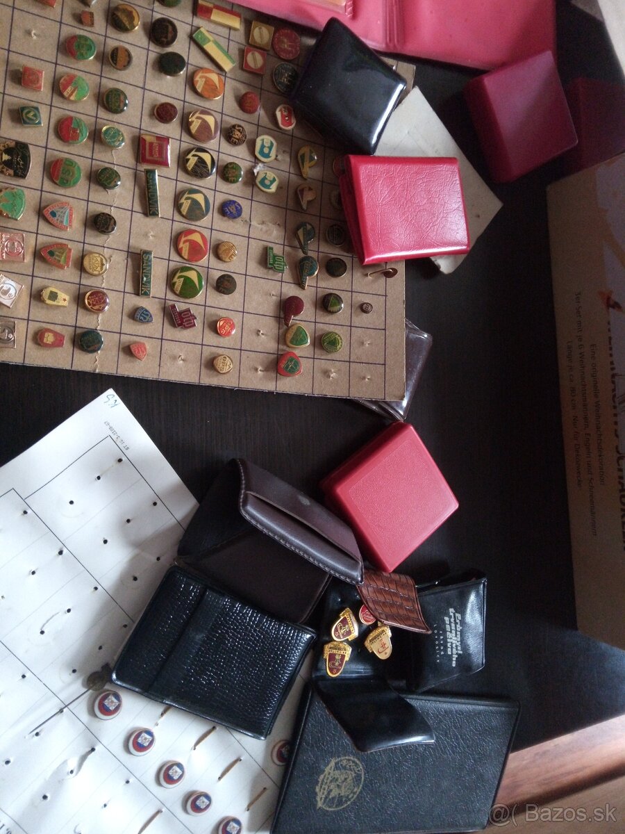 Odznaky plná krabica.Kadeco - 7