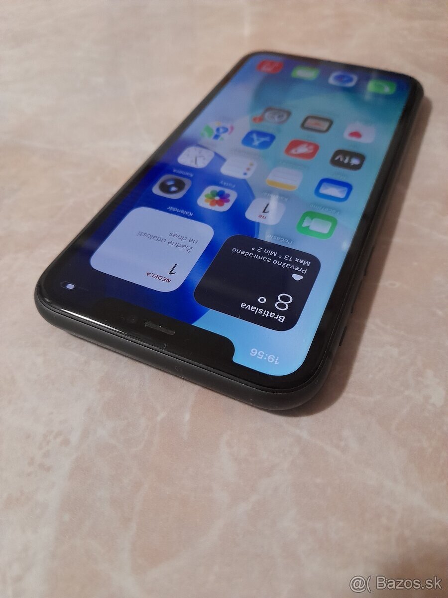 iPhone 11 / 64GB Black - 7