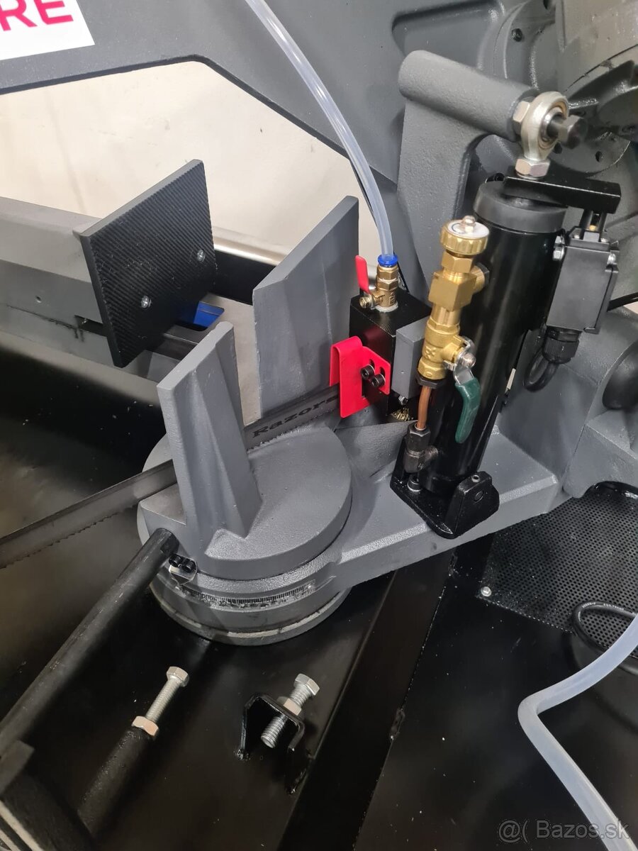 Pásová pila na kov s chladením - 7