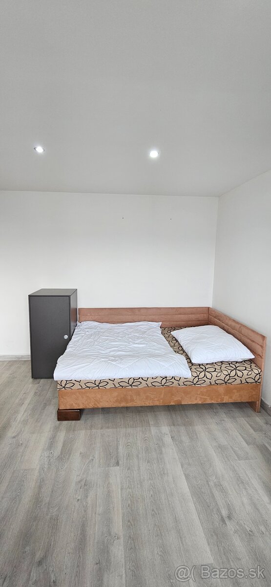 PRENÁJOM 1.IZBOVÝ BYT-STRED - 7
