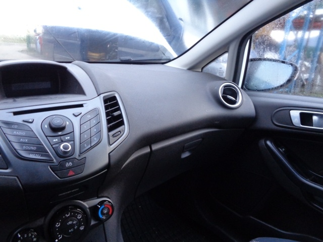 Ford fiesta MK7 1,25, 60kw rozpredám na náhradné diely - 7