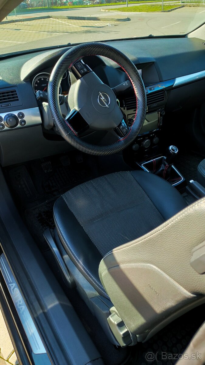 Predám Opel Astra H GTC 1.8 16V (103 kW, benzín) - 7