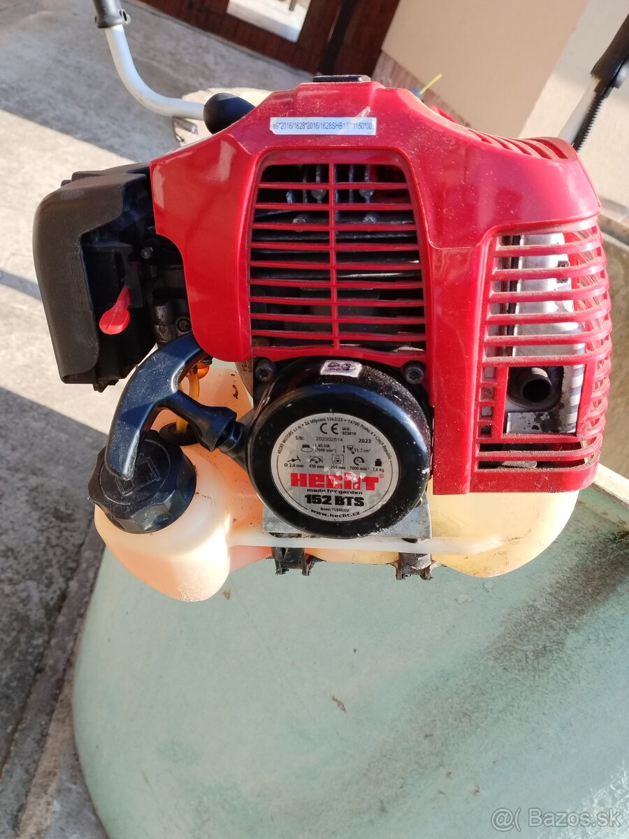 Krovinorez Hecht 152 BTS - 7