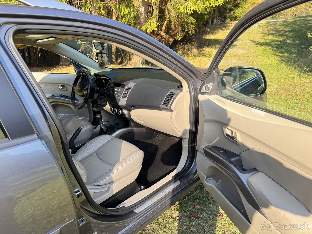 Mitsubisi outlander DID 2.0 4x4 - 7