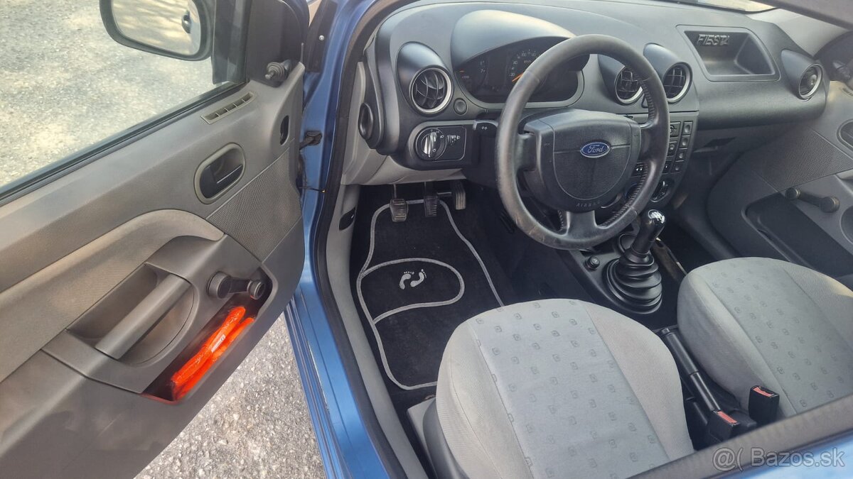 Ford Fiesta 1,3i - 7