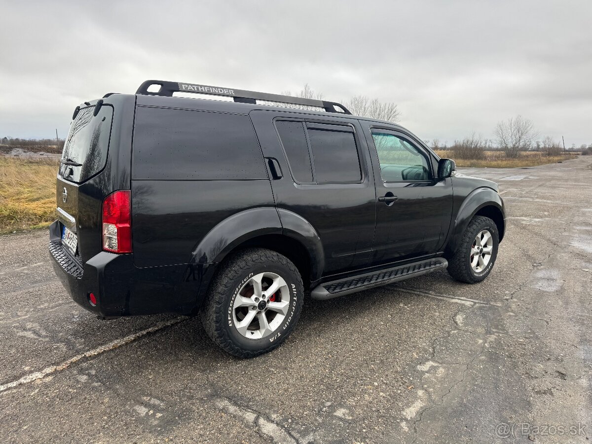 Nissan Pathfinder - 7