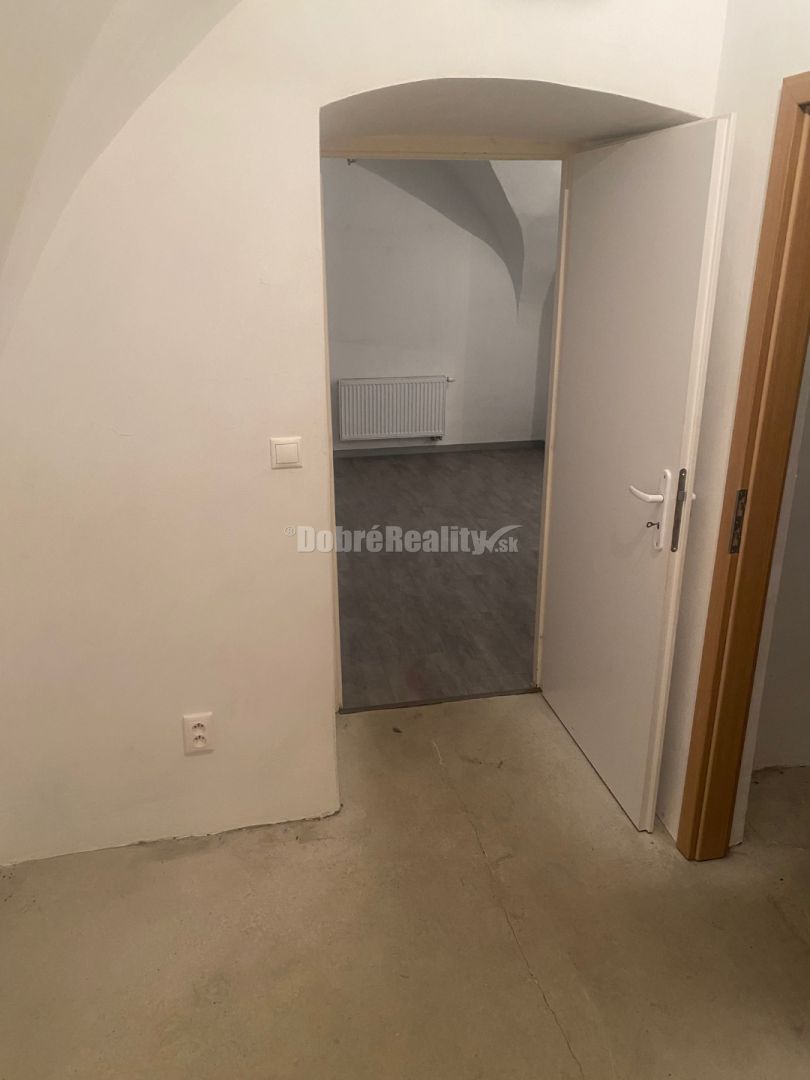 PRENÁJOM: Obchodné priestory Banská Štiavnica - 7