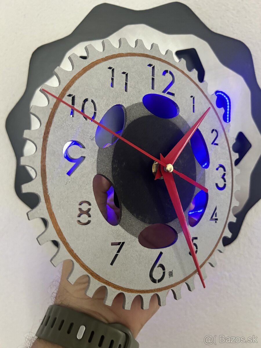 Hodinky , motohodinky, dielňa , - 7