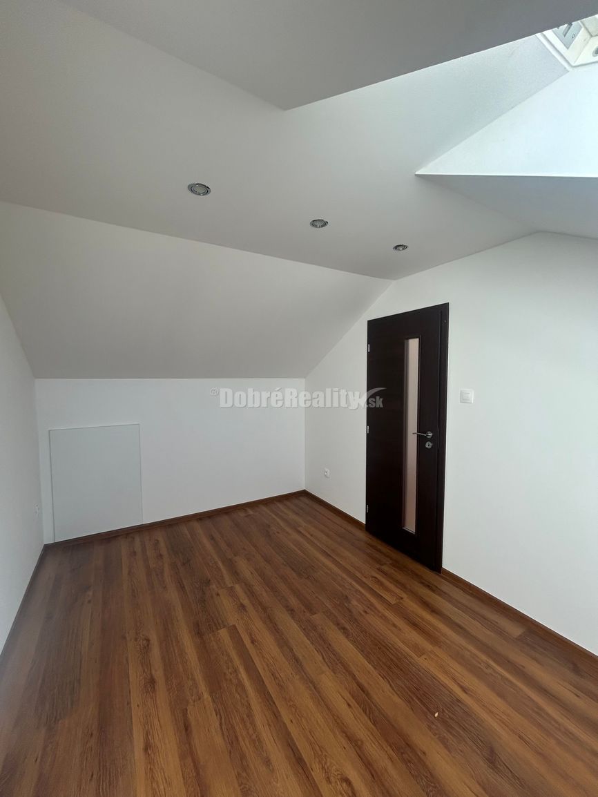 Prenájom podkrovného 1izb bytu pri Gymnáziu - 7