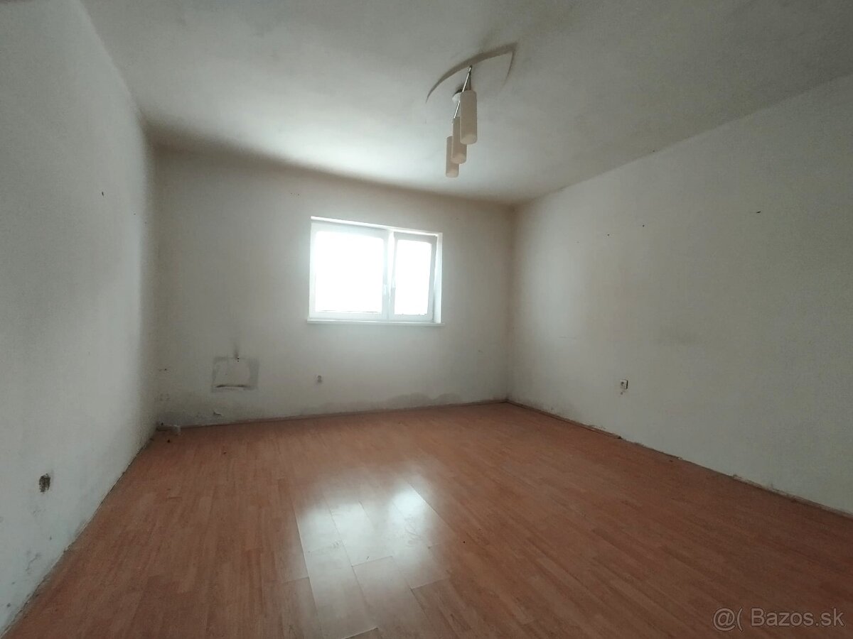 Rodinný dom s pozemkom 822 m2 vo Veľkom Mederi - 7