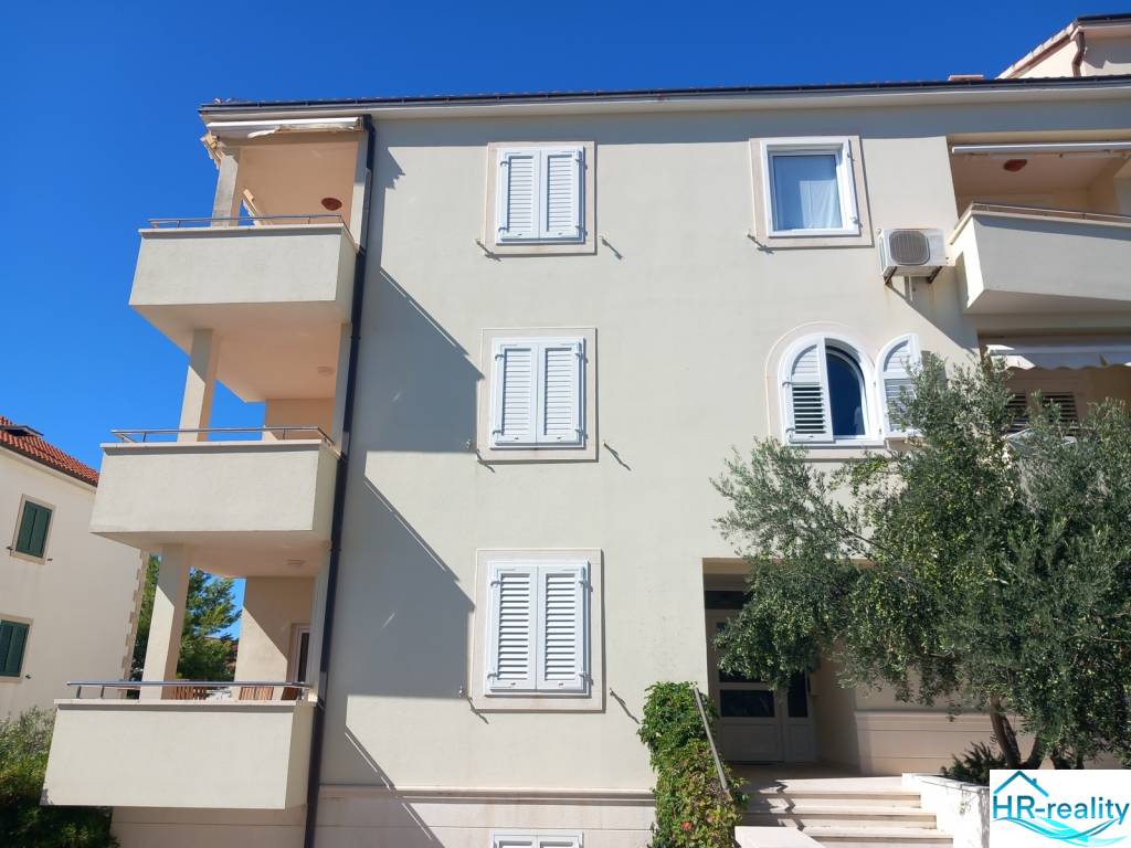 Brač – zariadený apartmán s výhľadom - 7