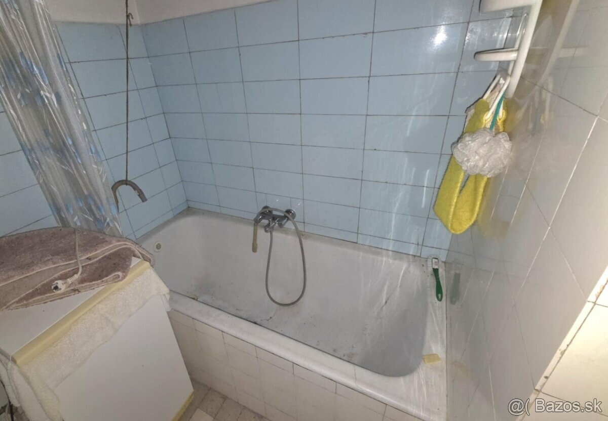 ŠTÚROVO - rodinný dom v centre mesta vhodný aj na podnikanie - 7