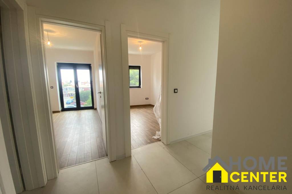 NA PREDAJ 2 izbový apartman / 60 m² / v novostavbe, mesto VO - 7