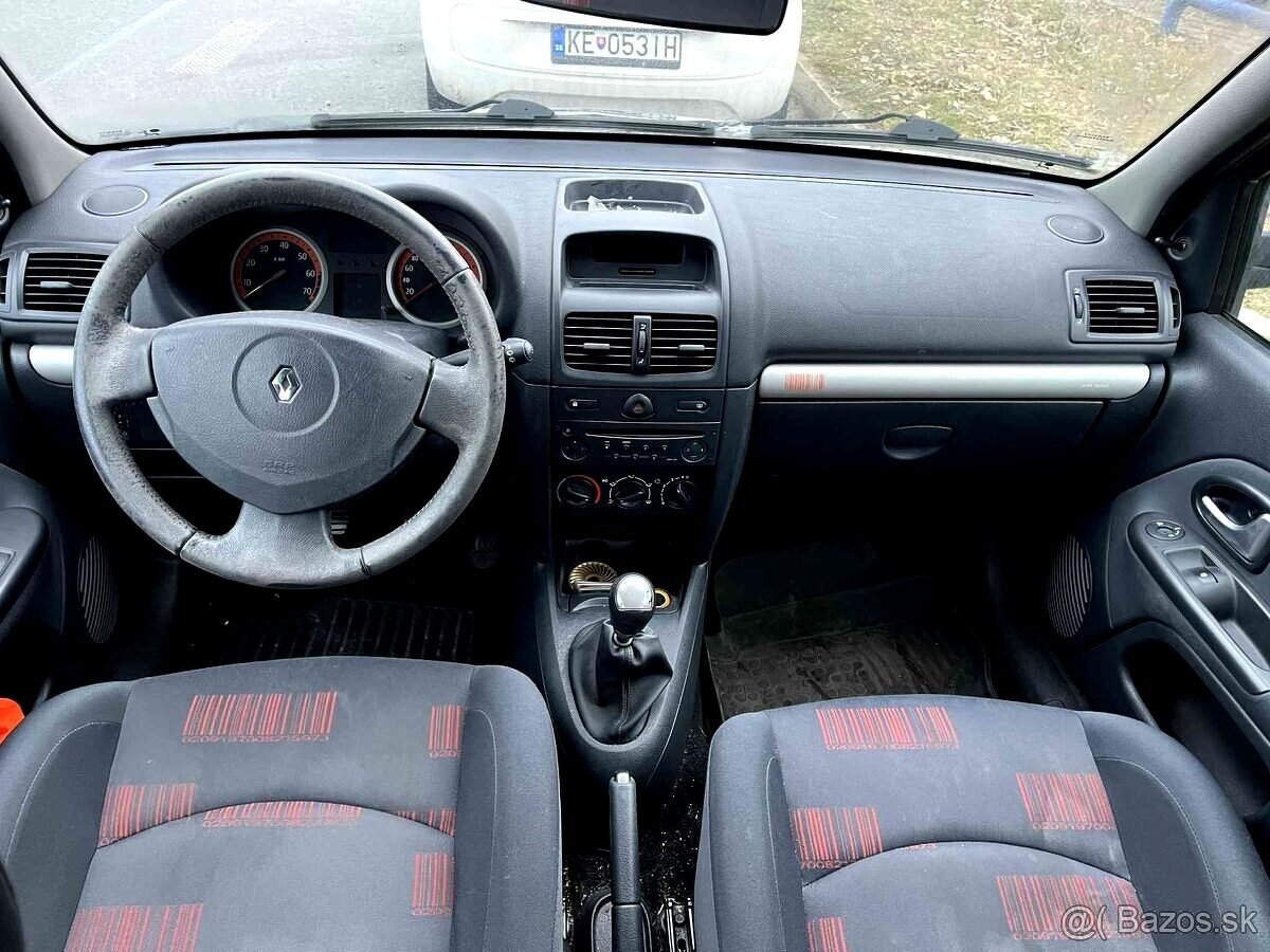 Renault Clio 1.4 16V, benzín - 7