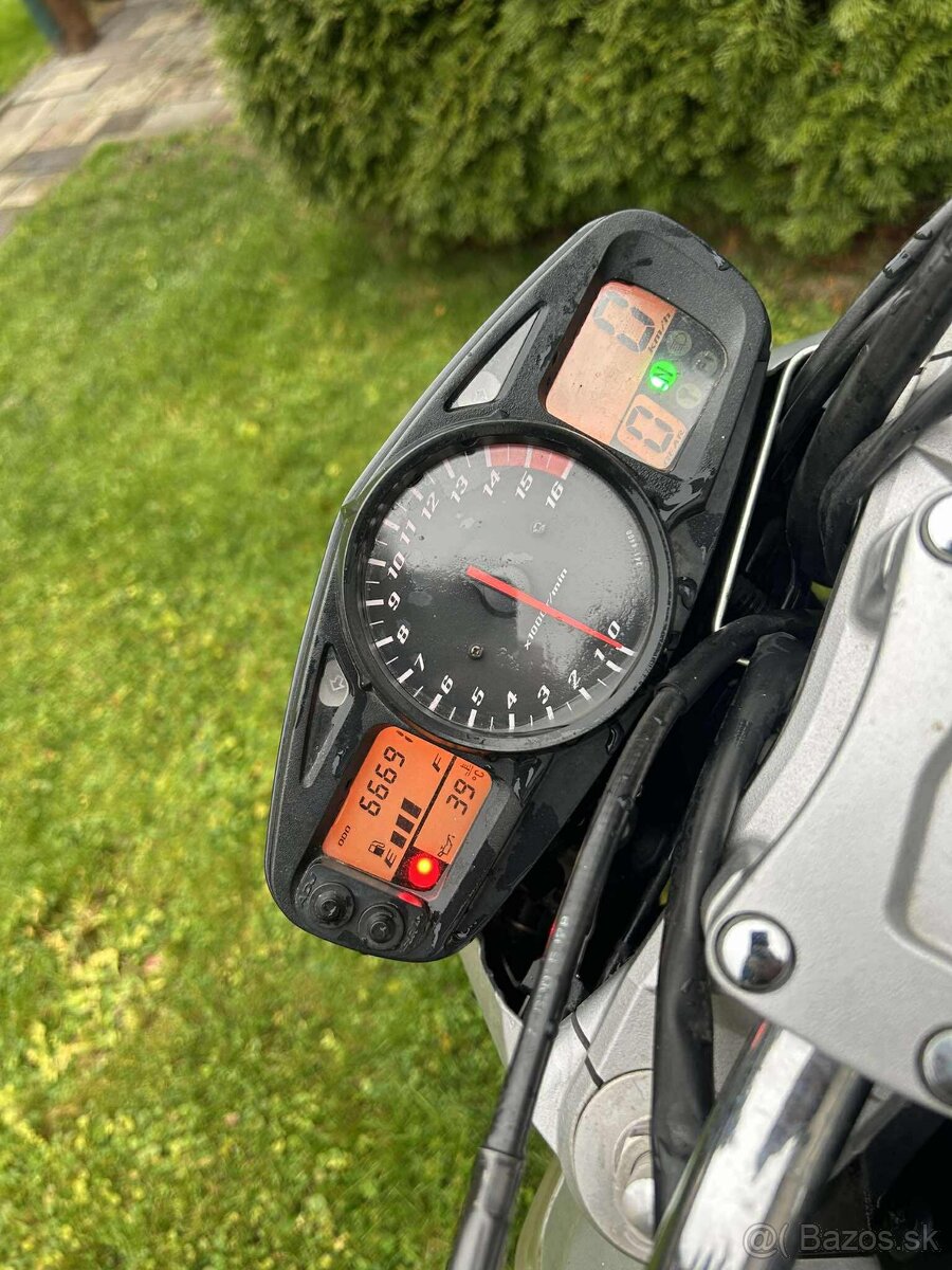 Predám SUZUKI GSR 600 - 7