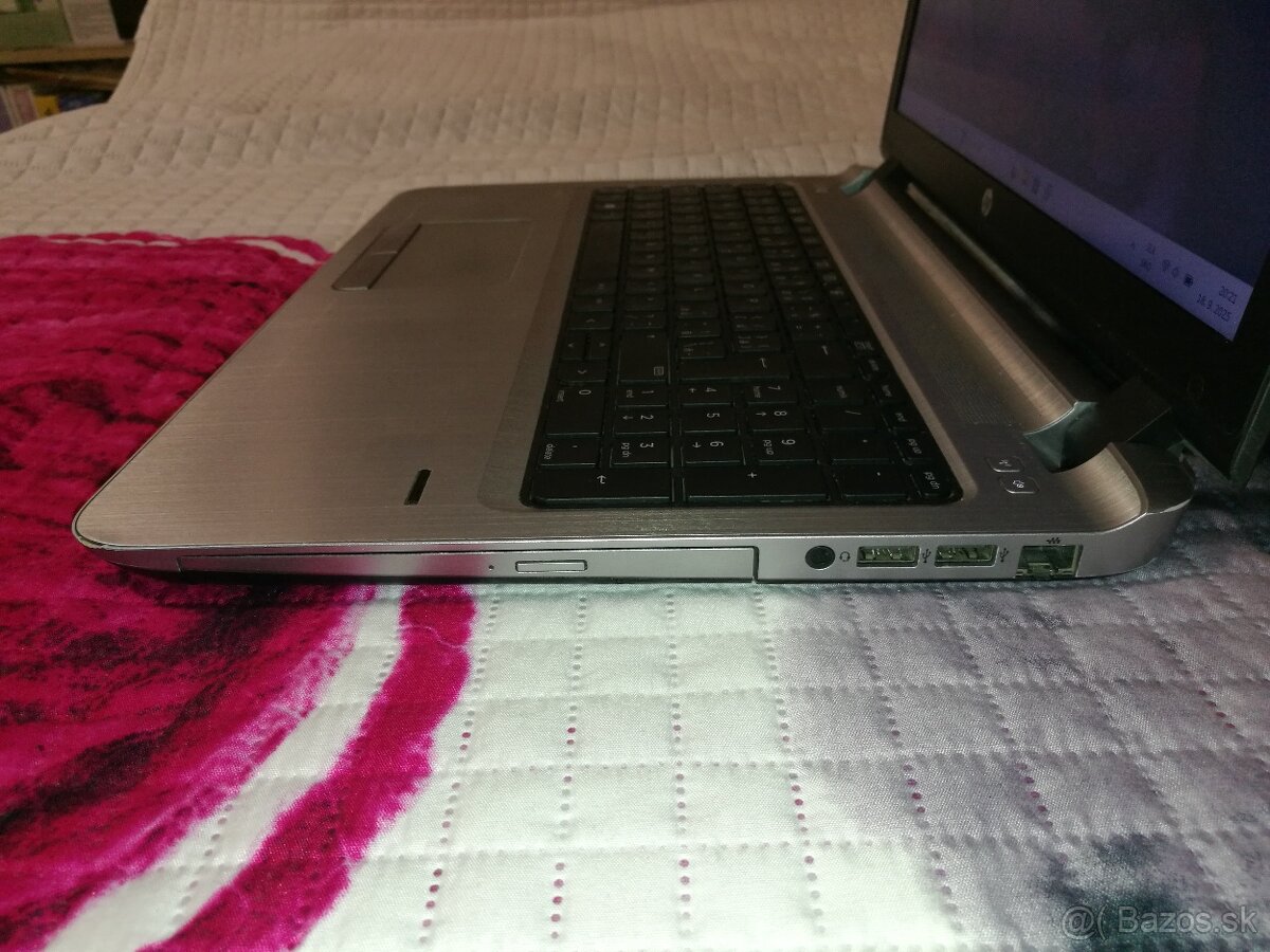 HP ProBook. i5. 15,6". RAM 8 GB. SSD 256 GB + 1 000 GB. - 7